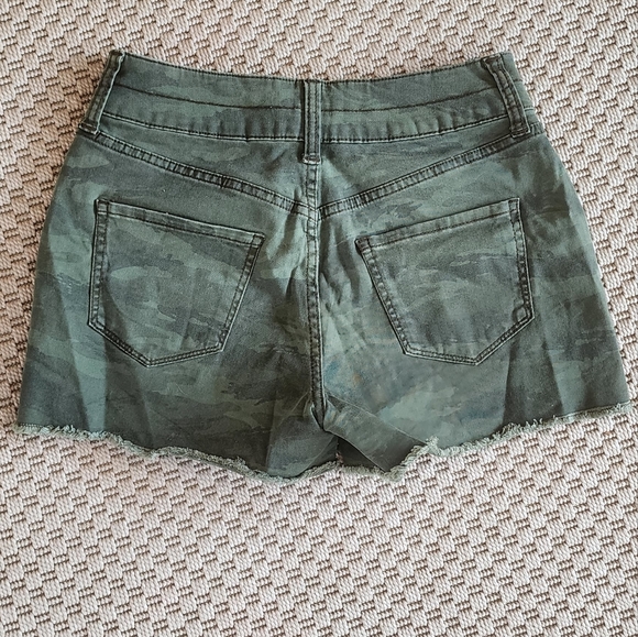 Arizona Jean Shorts - Picture 2 of 3